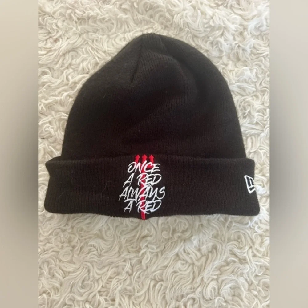New Era Black and Red‎ Kids Beanie